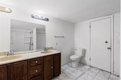 8621 Martony Lane, Berkeley, MO 63134 - Photo 16