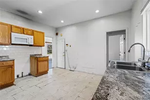 8621 Martony Ln, Berkeley, MO 63134 - Photo 14