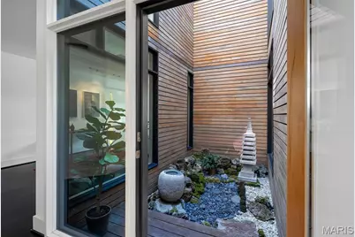 7489 Washington Avenue, University City, MO 63130 - Photo 14