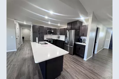 9019 Idell Creek Lane, Hannibal, MO 63401 - Photo 2