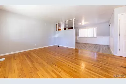 935 Kingsbrook Lane, Florissant, MO 63031 - Photo 4