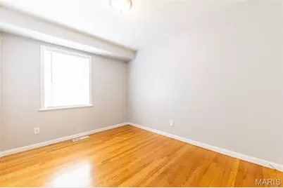 935 Kingsbrook Lane, Florissant, MO 63031 - Photo 14