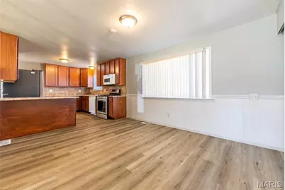 935 Kingsbrook Lane, Florissant, MO 63031 - Photo 8
