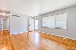 935 Kingsbrook Ln, Florissant, MO 63031 - Photo 6