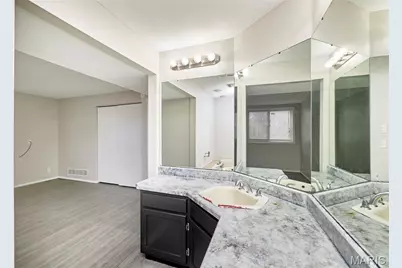 1622 Barkwood Drive, Florissant, MO 63031 - Photo 22