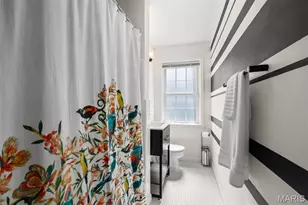 8142 Amherst Ave, University City, MO 63130 - Photo 18