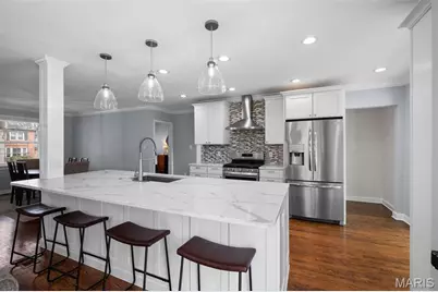 8142 Amherst Avenue, University City, MO 63130 - Photo 4