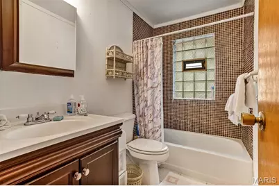 9428 Burdella Avenue, Saint Louis, MO 63114 - Photo 16