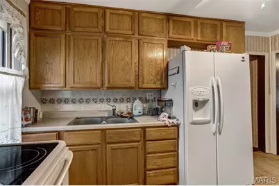 9428 Burdella Avenue, Saint Louis, MO 63114 - Photo 12