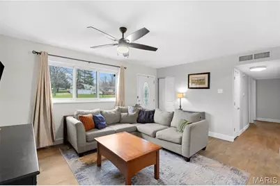 247 Ramsey Lane, Ballwin, MO 63021 - Photo 6