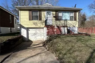 615 Tesmore Pl, Saint Louis, MO 63135 - Photo 2