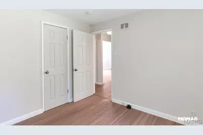 8135 Bloom Drive, Saint Louis, MO 63114 - Photo 12