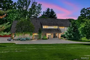 11 Denny Ln, Huntleigh, MO 63131 - Photo 2
