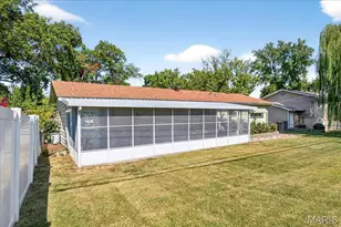 354 Burncoate Dr, Oakville, MO 63129 - Photo 28