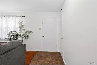 354 Burncoate Drive, Oakville, MO 63129 - Photo 4