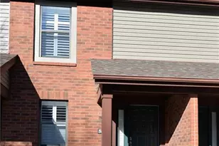 869 Forest Trace Dr, Chesterfield, MO 63017 - Photo 2