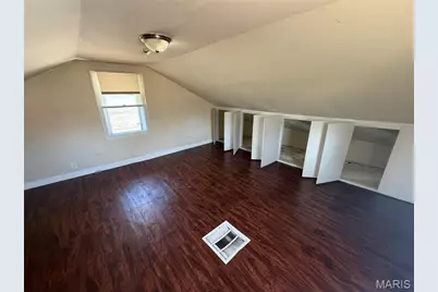 545 Davis Street, Saint Louis, MO 63111 - Photo 10