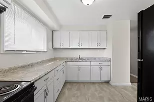 8302 Woodhurst Dr, Berkeley, MO 63134 - Photo 14