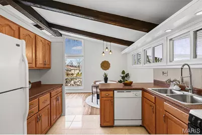 939 Oak Ridge Avenue, Saint Louis, MO 63126 - Photo 8