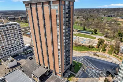 200 S Brentwood Boulevard #2F, Clayton, MO 63105 - Photo 2