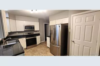 2883 Lesmer Court, Saint Louis, MO 63114 - Photo 6