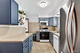 9530 Erie Dr, Affton, MO 63123 - Photo 8