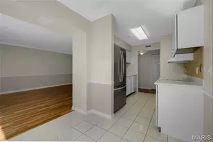572 Coeur de Royale Dr, Creve Coeur, MO 63141 - Photo 6