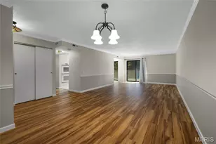 572 Coeur de Royale Dr, Creve Coeur, MO 63141 - Photo 4