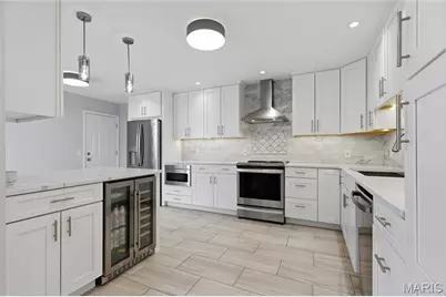 957 N Spoede Road, Creve Coeur, MO 63146 - Photo 4