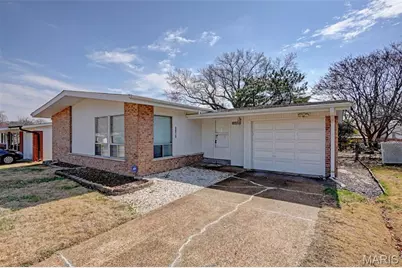 1475 Hollywood Lane, Florissant, MO 63033 - Photo 2