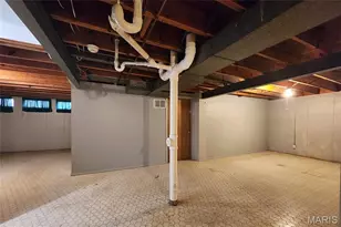 2325 Grassland Dr, Florissant, MO 63033 - Photo 18