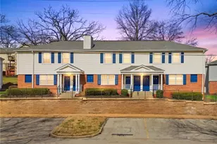 9169 N Swan Cir, Brentwood, MO 63144 - Photo 1