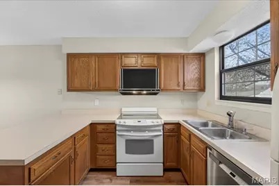 2306 Canyonlands Drive #D, Maryland Heights, MO 63043 - Photo 12