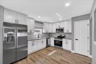 3027 Almond Tree Dr, Saint Peters, MO 63376 - Photo 10