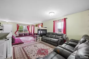 1604 Ville Gloria Ln, Hazelwood, MO 63042 - Photo 4