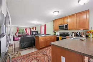 1604 Ville Gloria Ln, Hazelwood, MO 63042 - Photo 6