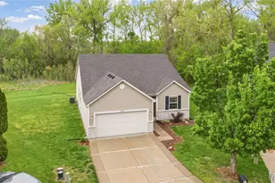 2664 Shorewood Dr, Florissant, MO 63031 - Photo 22