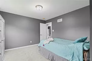 2664 Shorewood Dr, Florissant, MO 63031 - Photo 10