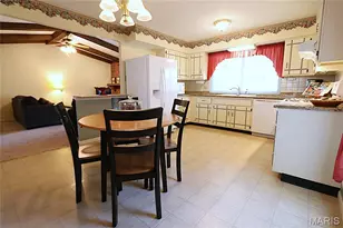 817 Green Ridge Ln, Saint Peters, MO 63376 - Photo 6