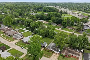 3650 Estates Dr, Florissant, MO 63033 - Photo 36