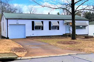 9720 Gloucester Dr, Bellefontaine Neighbors, MO 63137 - Photo 2