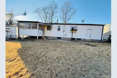 9720 Gloucester Drive, Bellefontaine Neighbors, MO 63137 - Photo 24