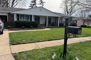 11120 Queensway Dr, Saint Louis, MO 63146 - Photo 2