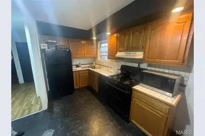 2052 Aristocrat Drive, Florissant, MO 63031 - Photo 4