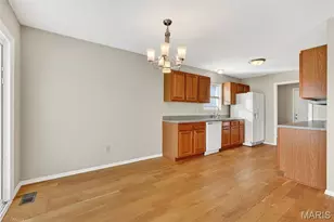 84 Green Park Ln, O'Fallon, MO 63366 - Photo 8