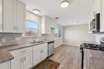 1077 Dawn Valley Drive, Maryland Heights, MO 63043 - Photo 8