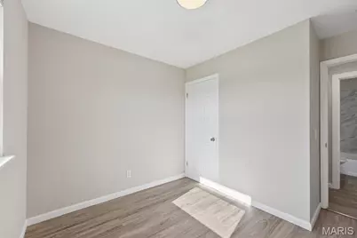 1077 Dawn Valley Drive, Maryland Heights, MO 63043 - Photo 12