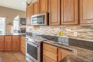 197 Woodland Pl Ct, Saint Charles, MO 63303 - Photo 8