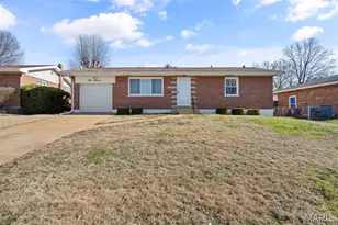 211 Southampton Dr, Saint Louis, MO 63125 - Photo 2