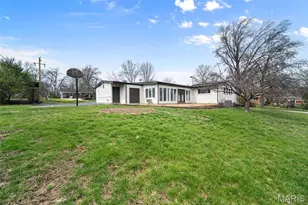 500 Beaucaire Dr, Warson Woods, MO 63122 - Photo 44